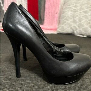 Jessica Simpson black heels